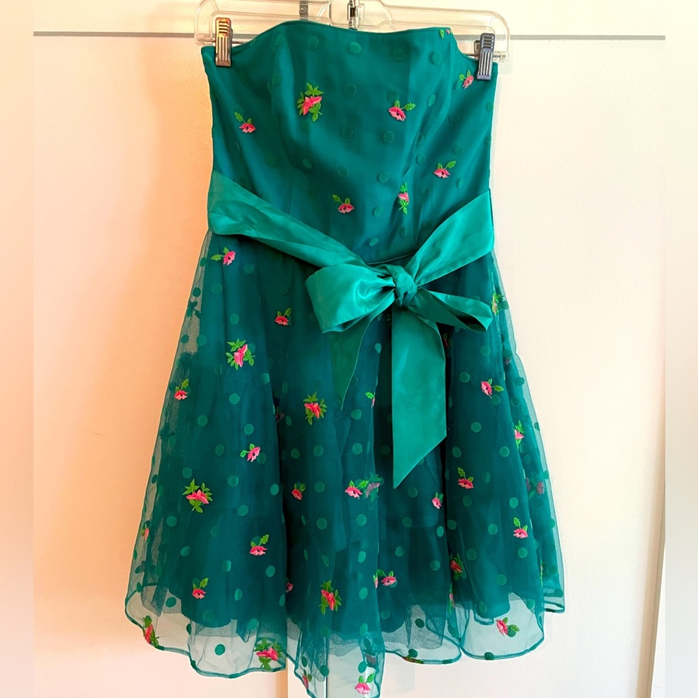 Betsy Johnston - Strapless, cocktail dress. Green with pink flowers - Sz 8